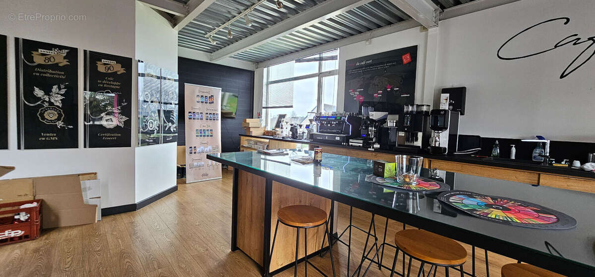 Commerce à PLOMELIN