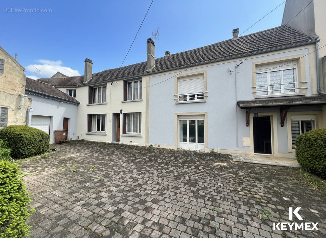Maison à FREPILLON