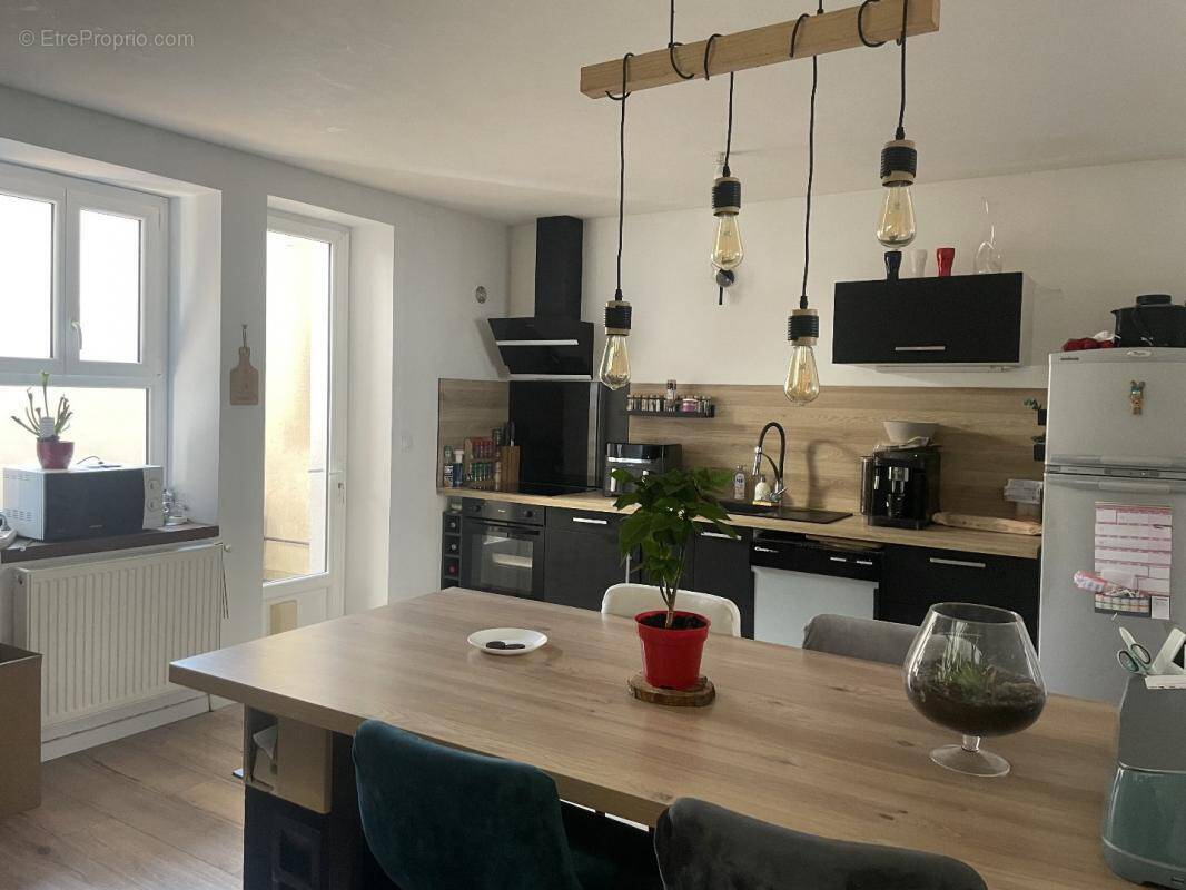 Maison à NOTRE-DAME-DE-SANILHAC