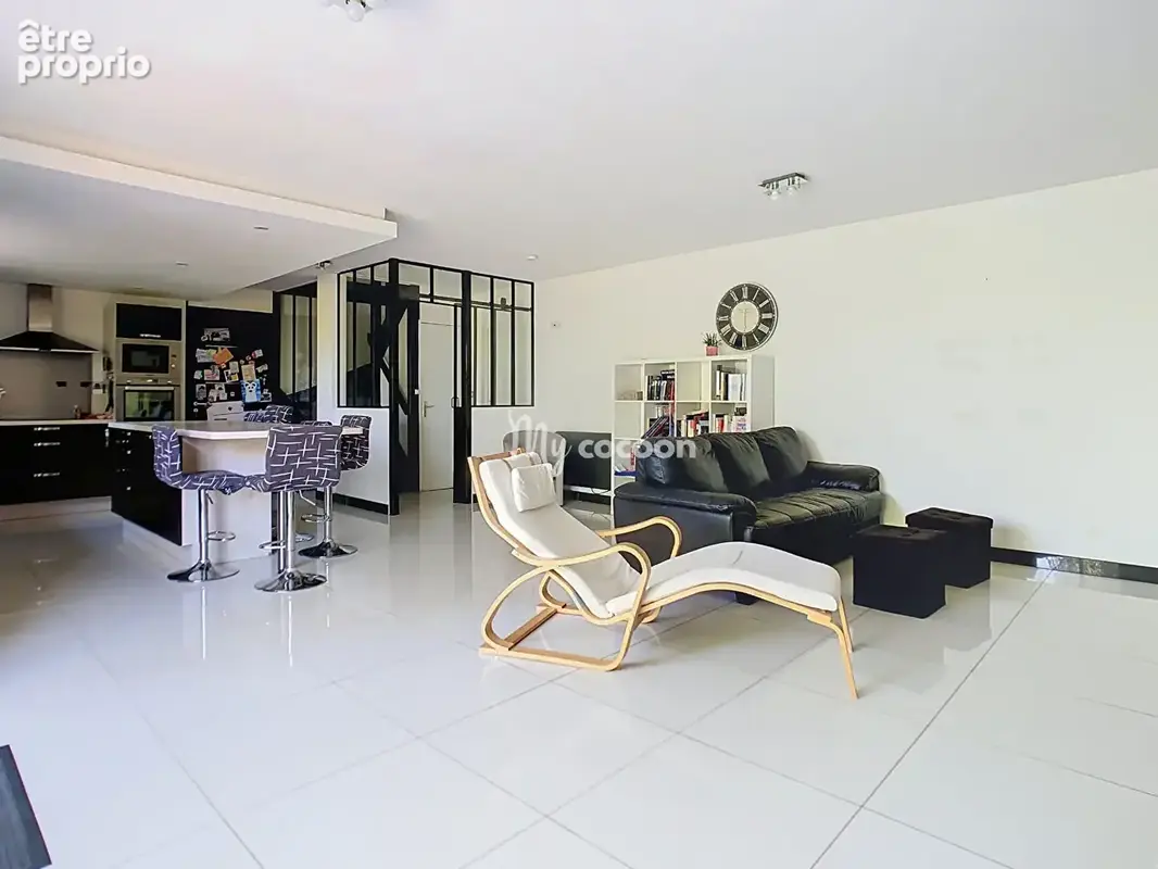 Maison - T8 -156 m² - photo 16