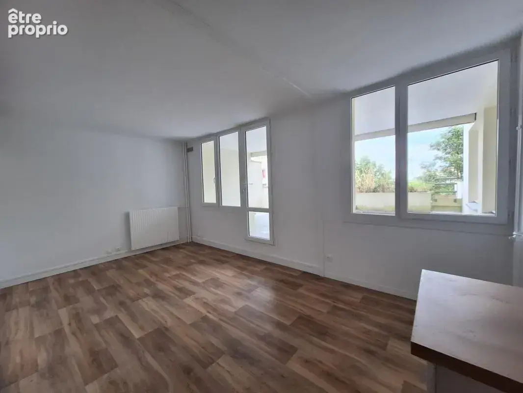 Trappes centre – appartement t3 rénové avec balcon – proche gare - photo 11
