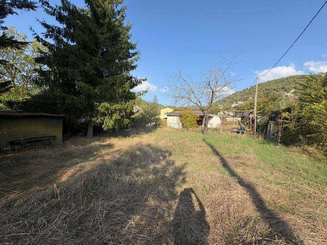 Terrain à L&#039;ESCARENE