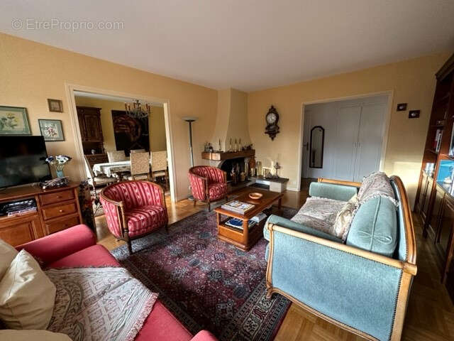 Appartement à BURES-SUR-YVETTE