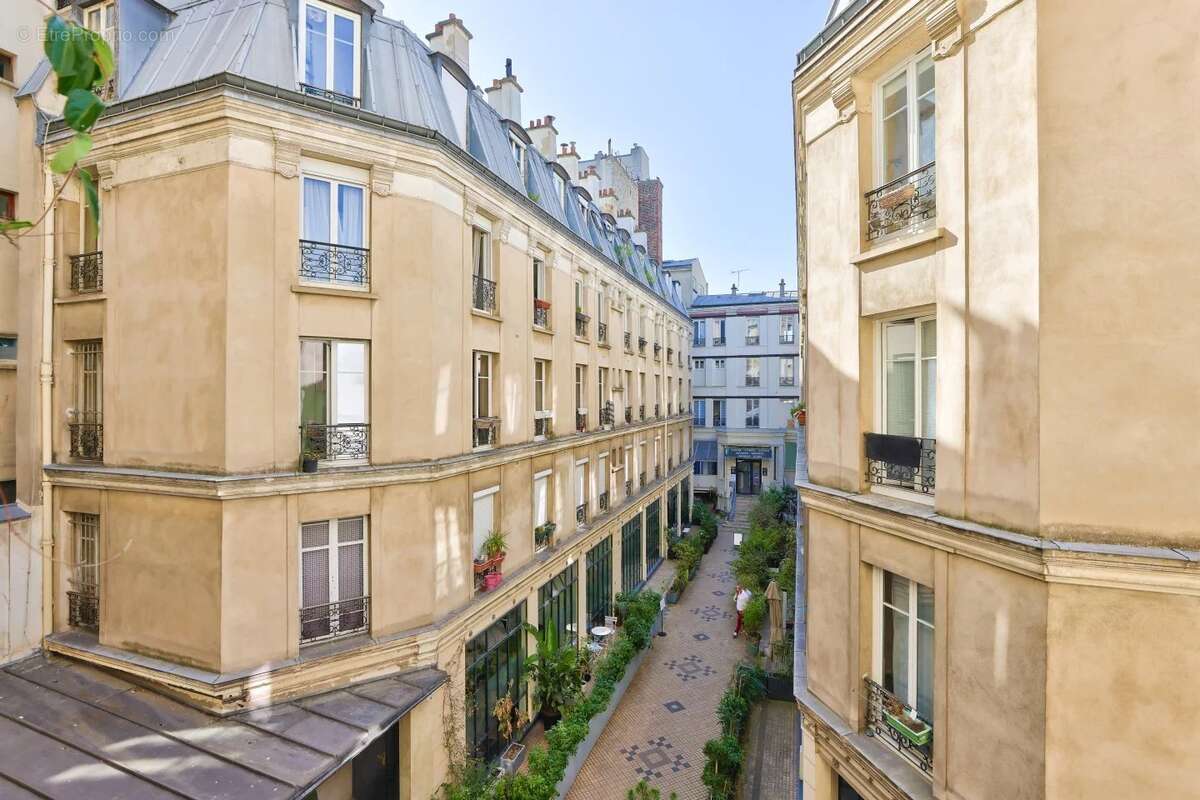 Appartement à PARIS-11E