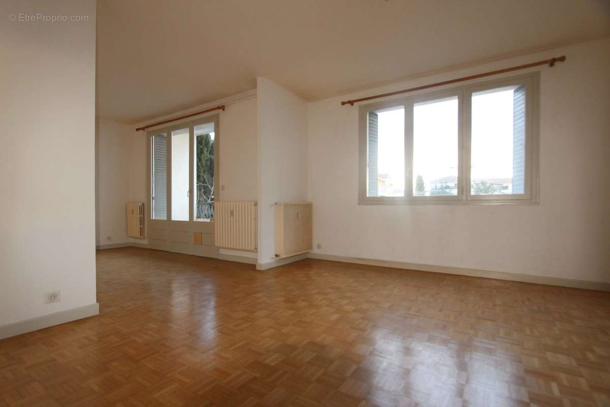 Appartement à ROMANS-SUR-ISERE