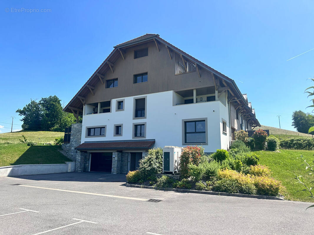 Appartement à REIGNIER