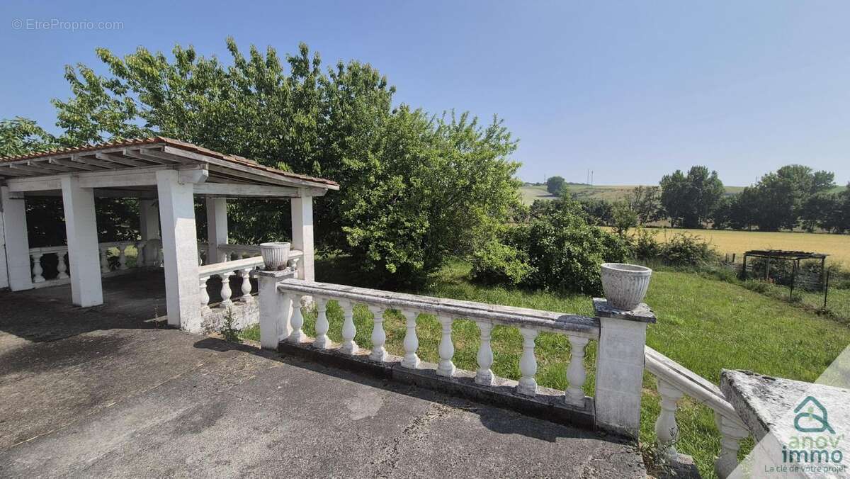 Maison à BLANZAC-PORCHERESSE