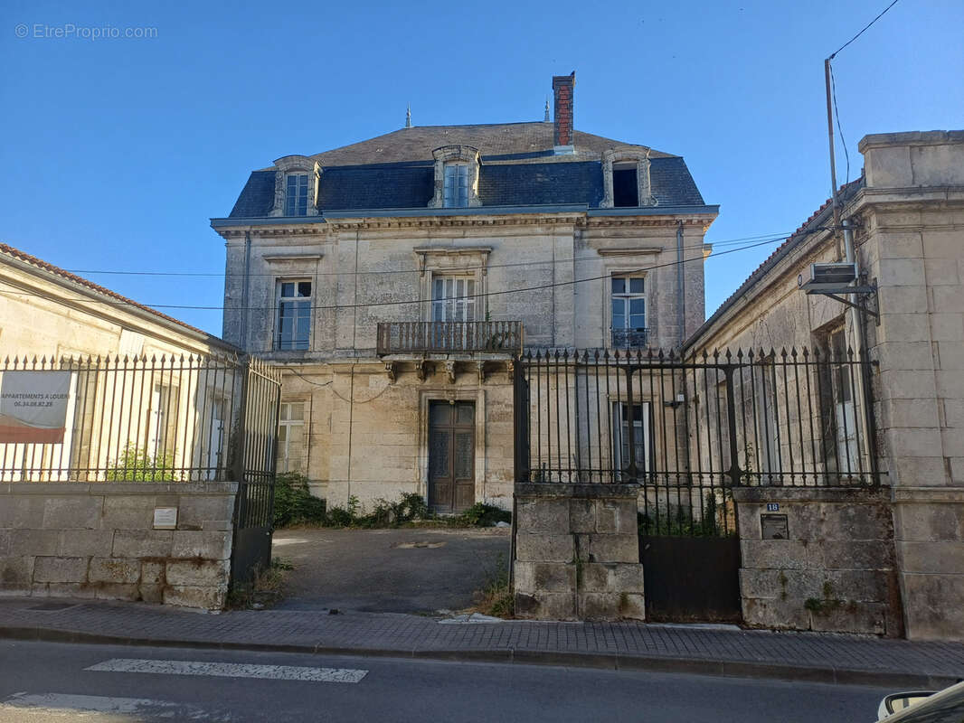 Maison à RUFFEC