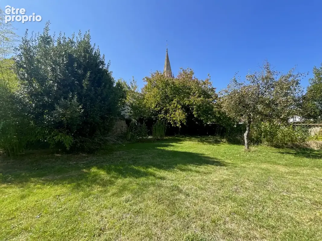 Terrain constructible de 1078 m² à vendre au cœur de Bourgneuf - photo 3