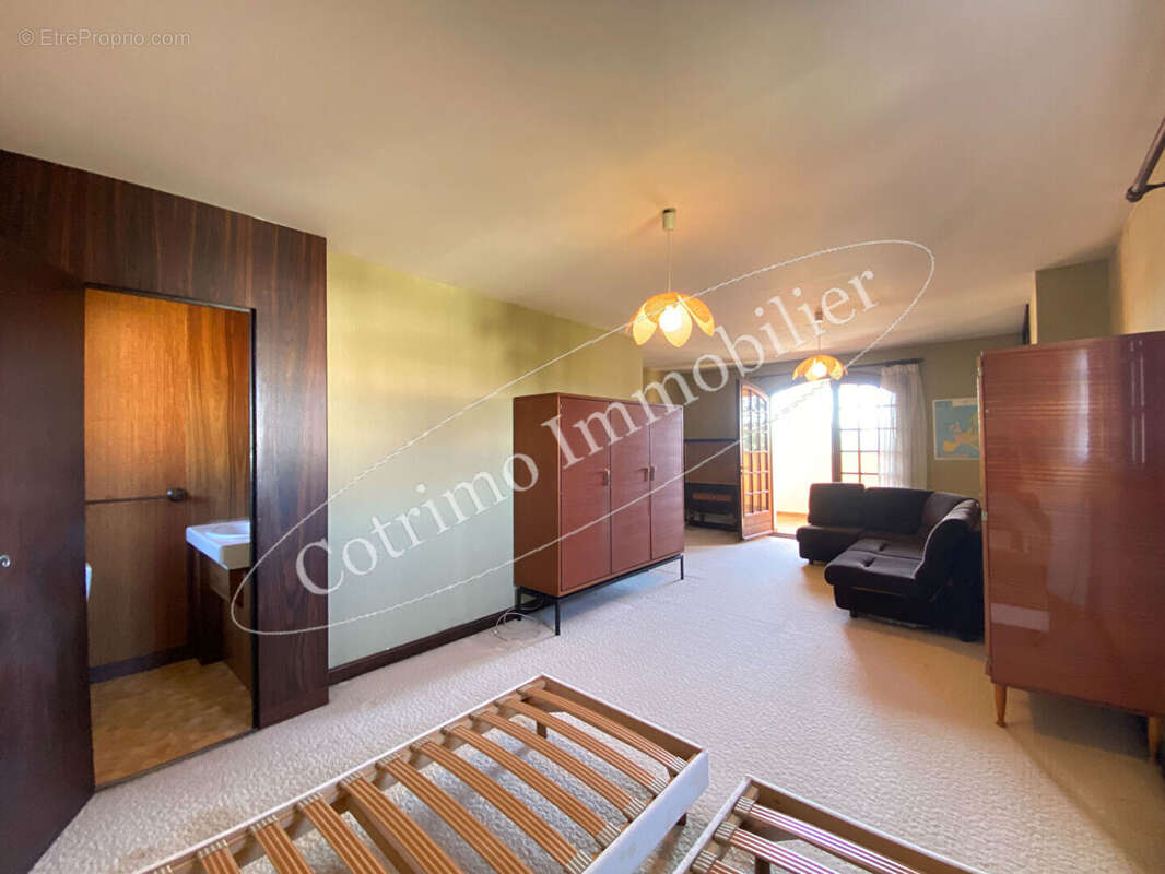 GENAS Maison 200m²+S/sol 180m² +Terrain 1186m² - photo 14