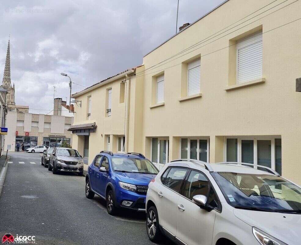 Appartement 451 m² à Lucon  - photo 2