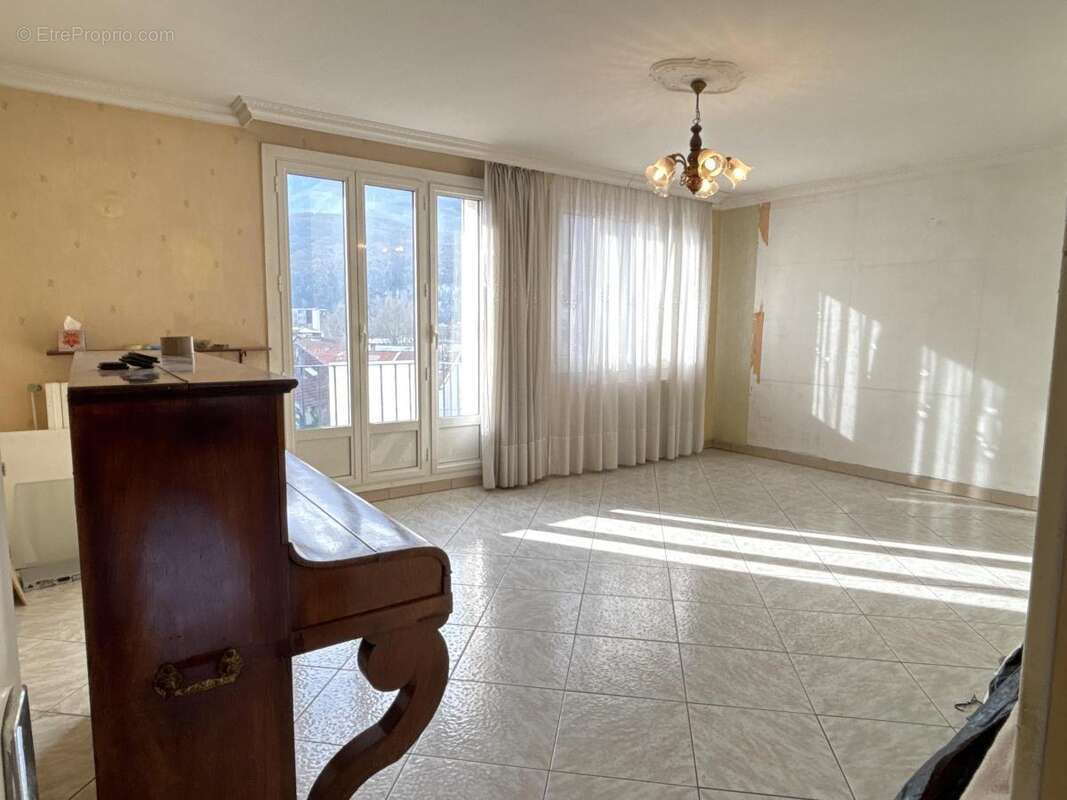 Appartement à FONTAINE