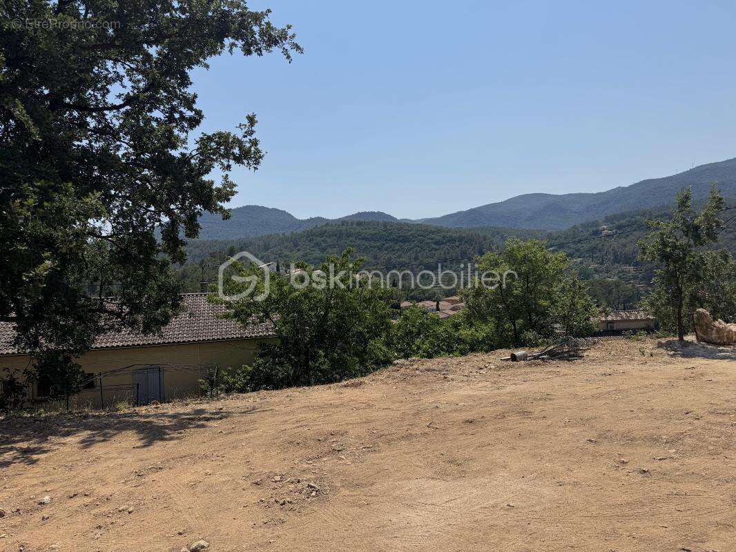 À BELGENTIER (83210), superbe terrain de 971 m² avec permis accordé pour villa individuelle, piscine et garage vue dominante exc - photo 6