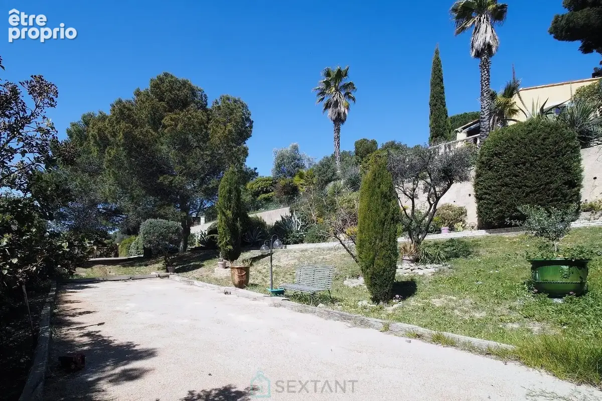 ST MITRE  - Belle propriété: Maison T7 avec piscine - 211m² / parcelle 2850m² - photo 9