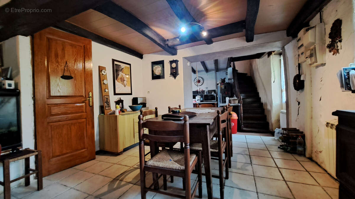 Maison en campagne à rénover - photo 4