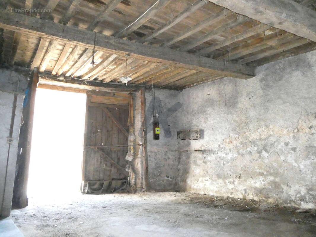 Maison à LONGESSAIGNE