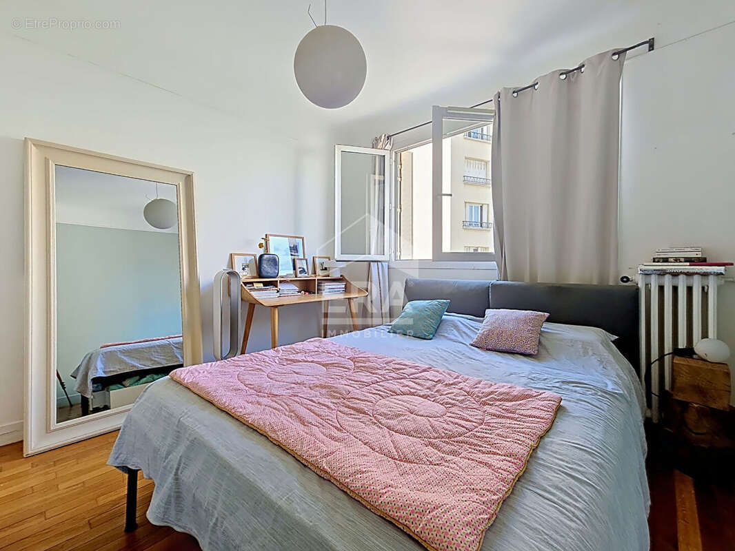 Appartement à PARIS-12E