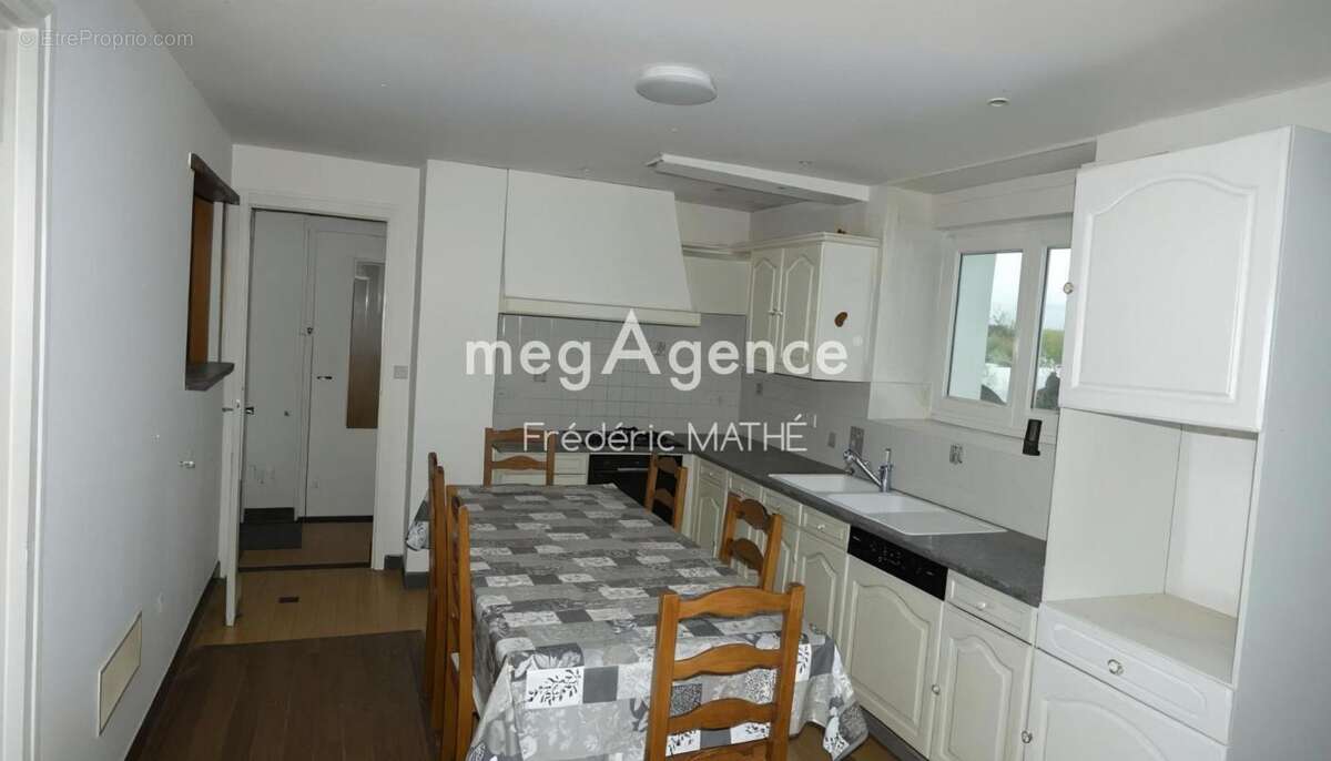 Maison à DOMMARTIN-LETTREE