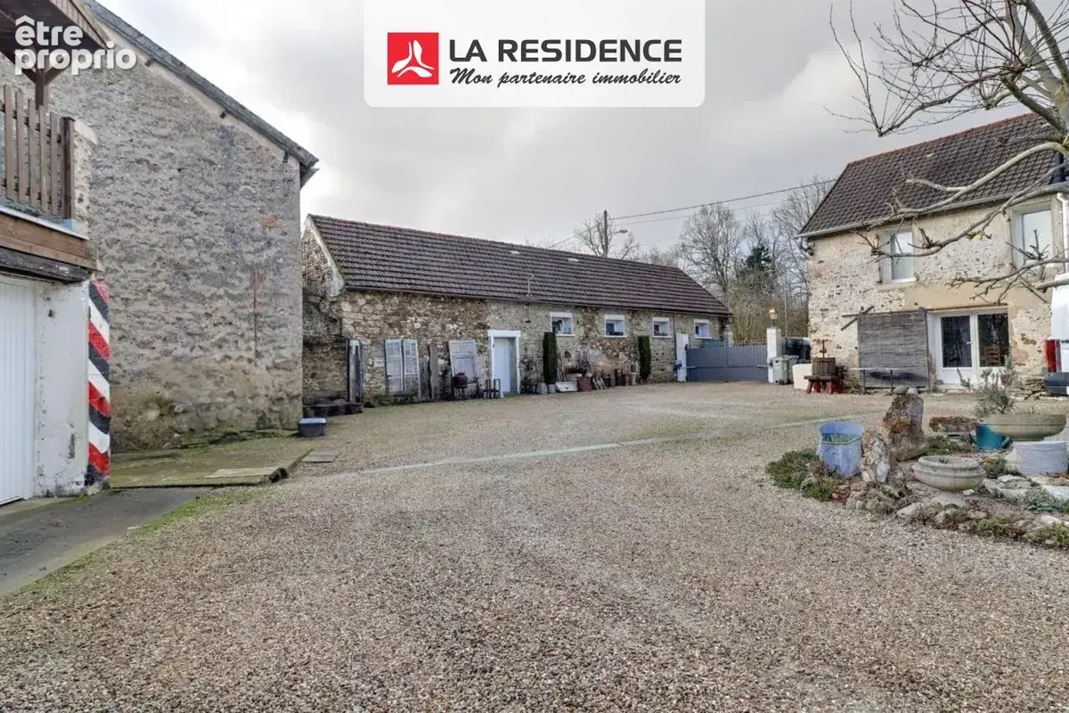 Maison 7 pièces 583 m² à vendre à Breval (78980) - photo 2