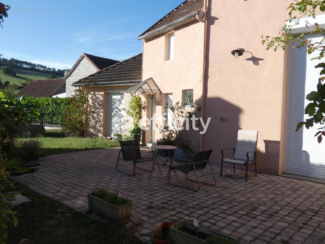 Maison 230 m² à Gannat  - photo 1