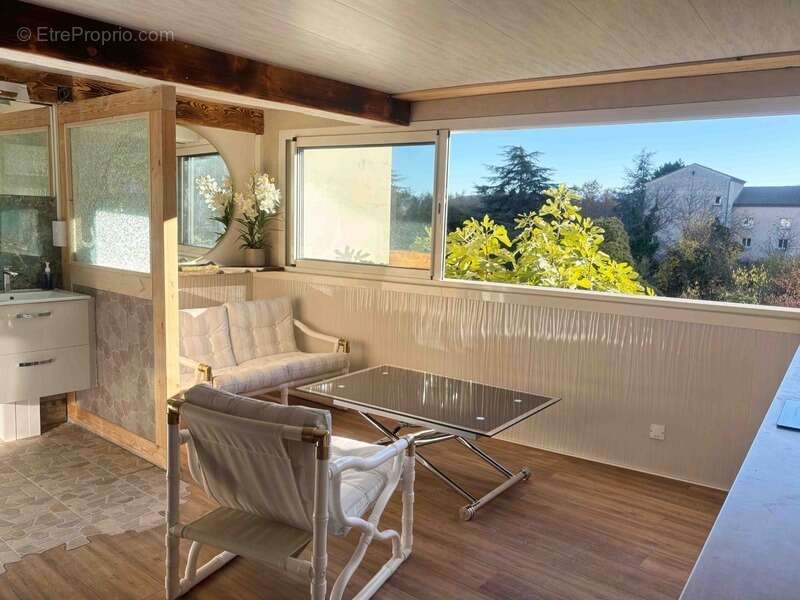 Appartement à LARAGNE-MONTEGLIN