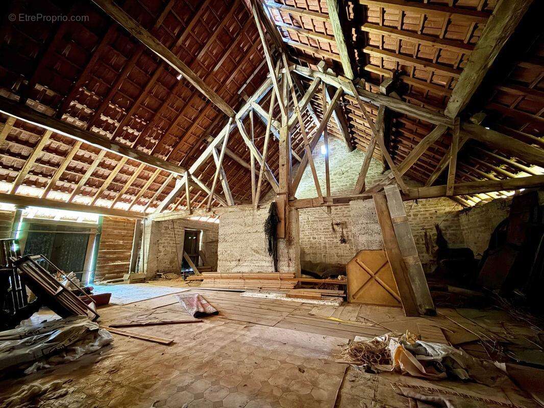 Maison avec grange et terrain constructible - photo 16