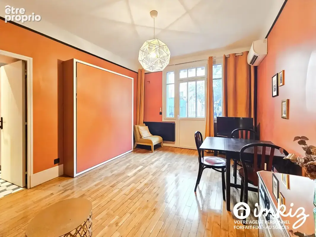 Appartement à PARIS-16E