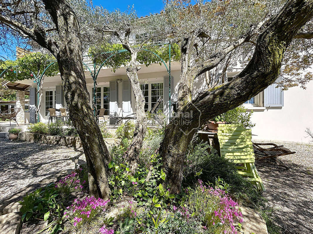 Maison à ROQUEMAURE