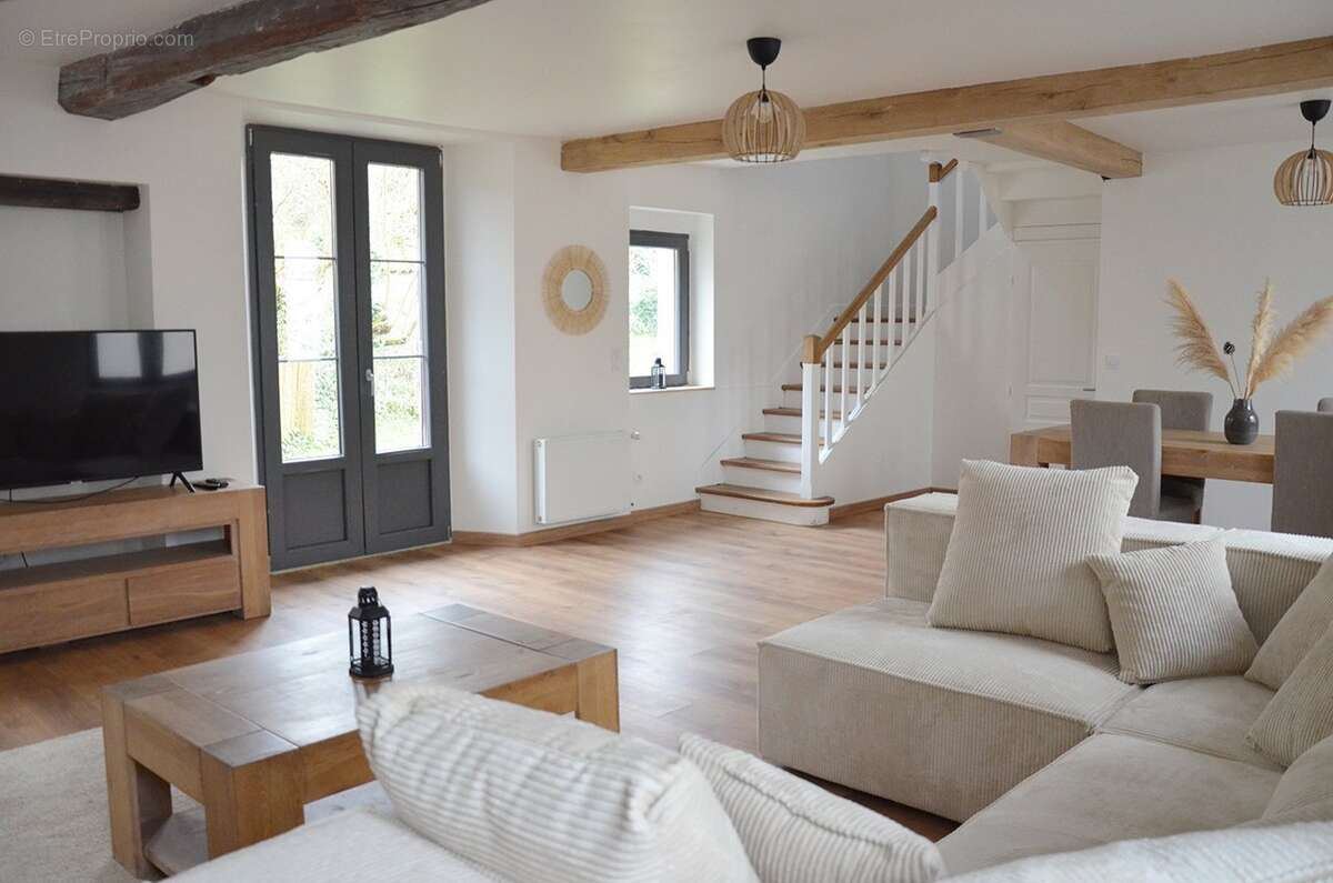 Maison à DAMPIERRE-EN-YVELINES