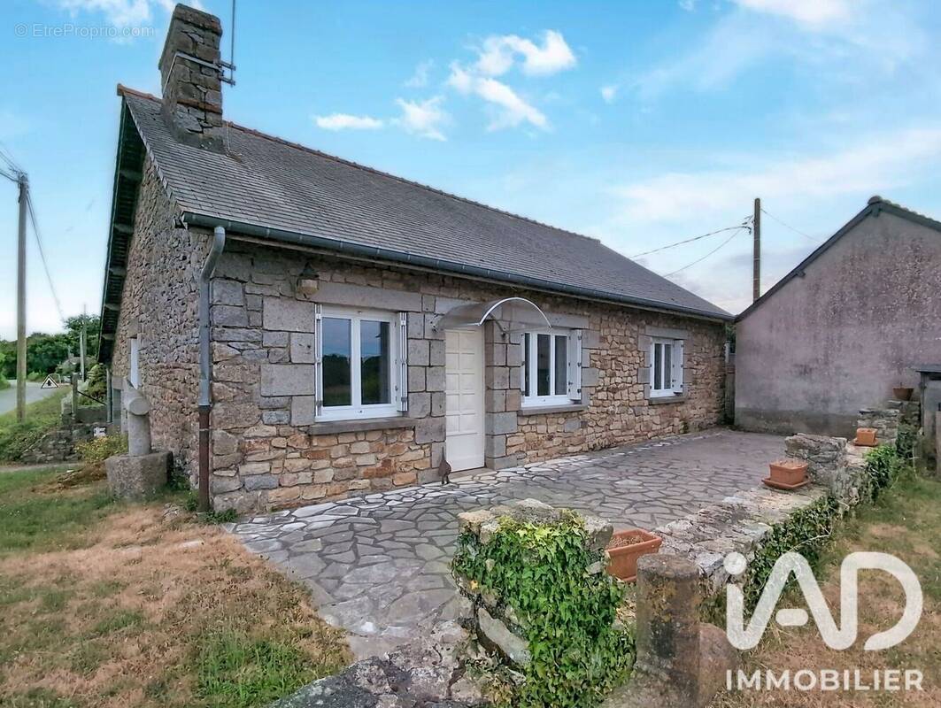 Photo 1 - Maison à BAZOUGES-LA-PEROUSE