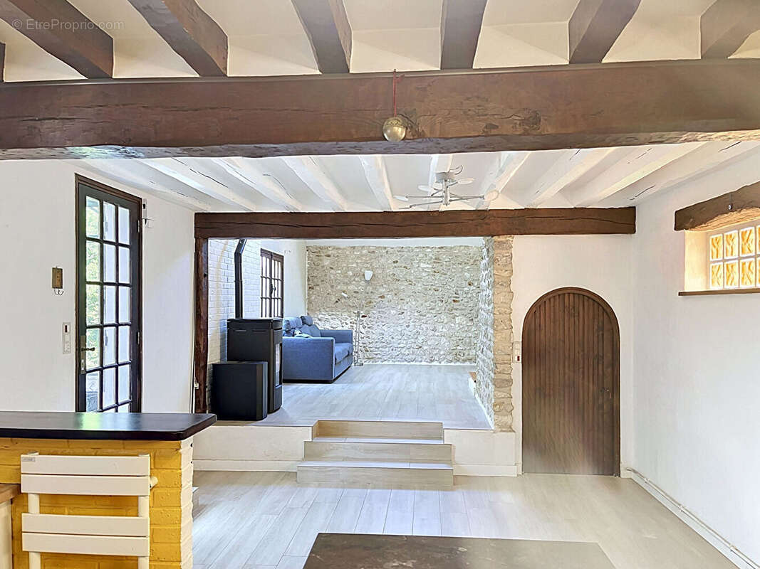 Maison à NEAUPHLE-LE-VIEUX