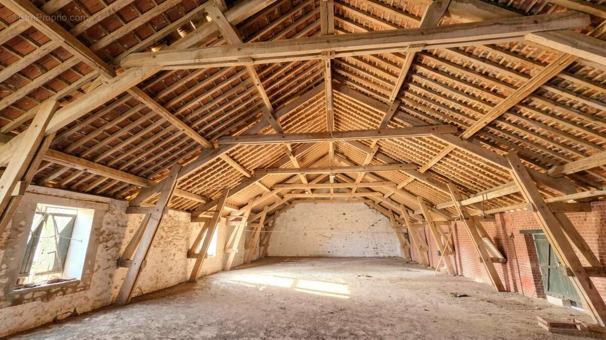 CHEVREVILLE (60) - Grange en pierre à aménager 489m² - photo 5