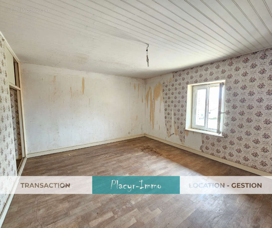 Appartement à BAGE-LA-VILLE