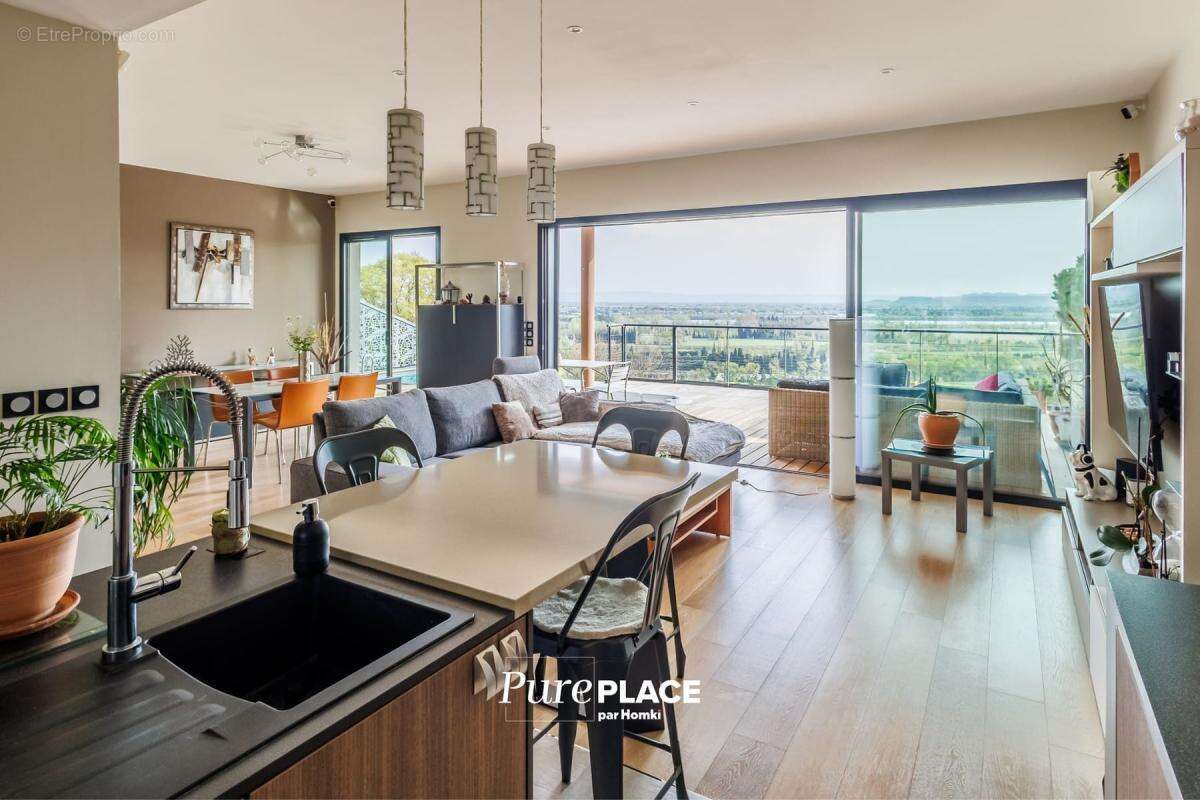 Appartement à VILLENEUVE-LES-AVIGNON