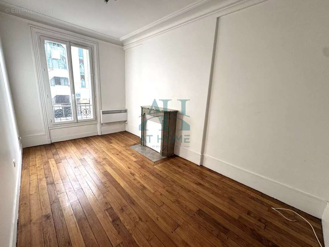 Appartement à PARIS-10E