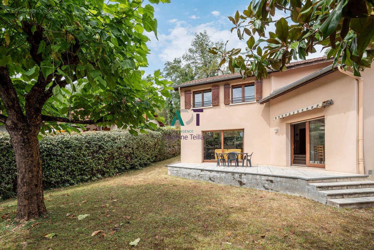 Maison 152 m² à Saint-Egreve  - photo 4