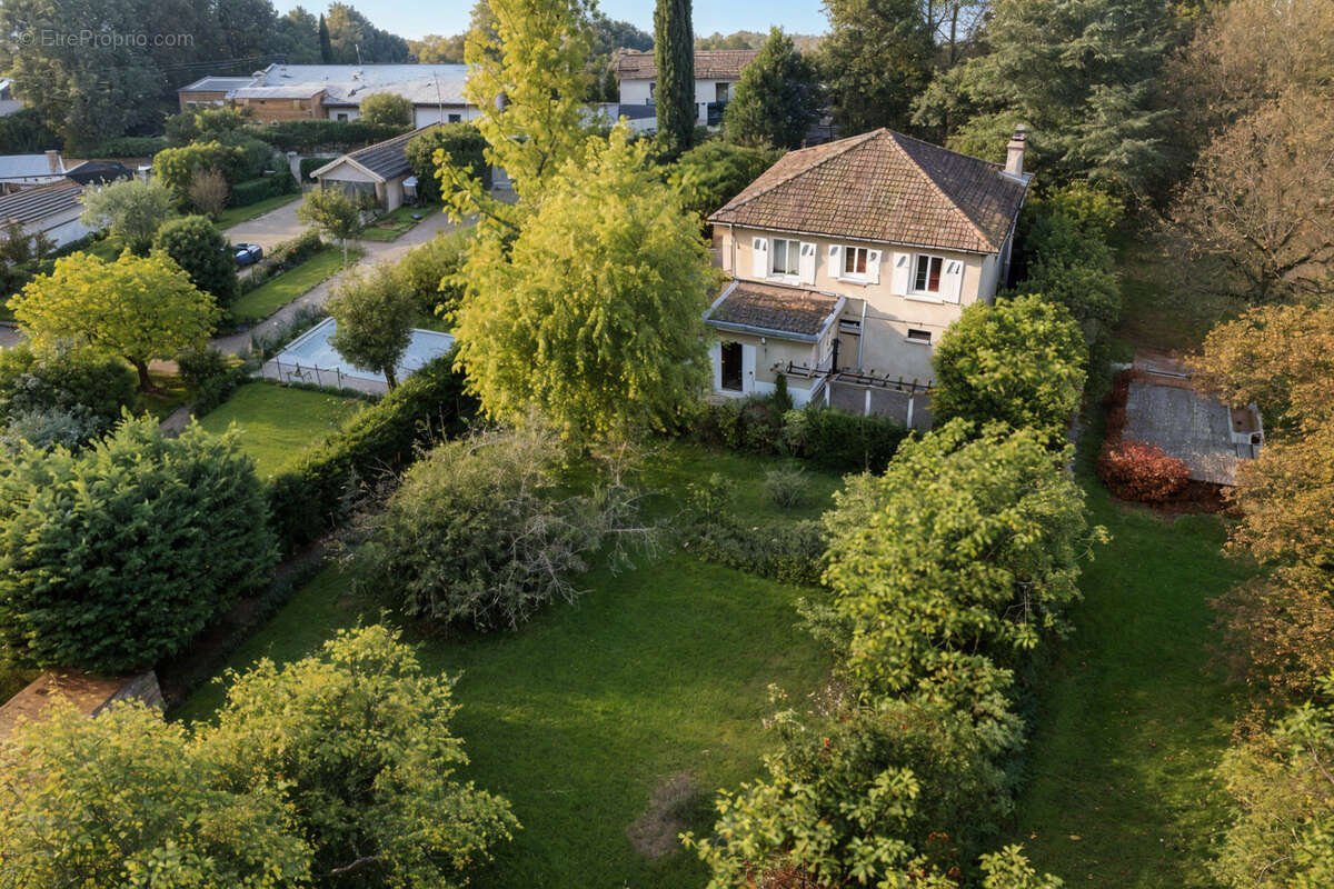 Maison à SAINT-CYR-AU-MONT-D'OR