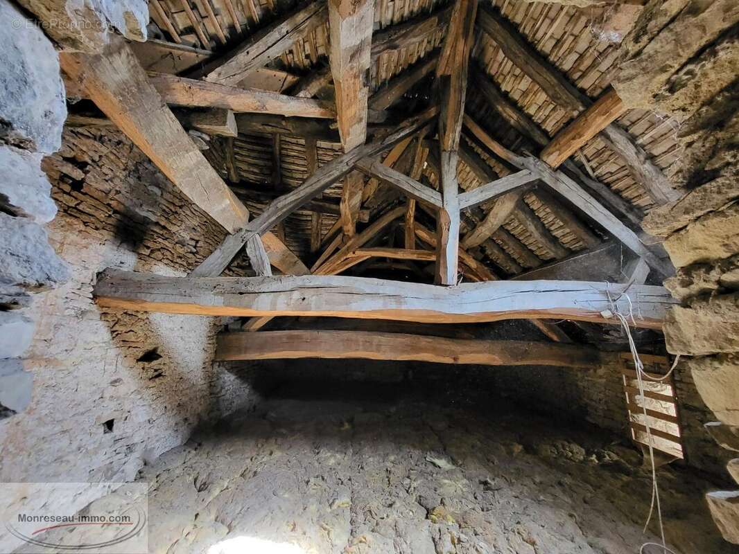 Maison à AZE