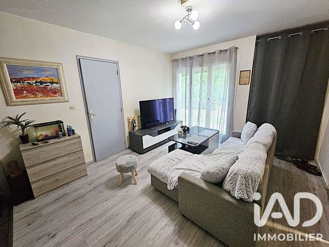 Appartement 28 m² à Evreux  - photo 2