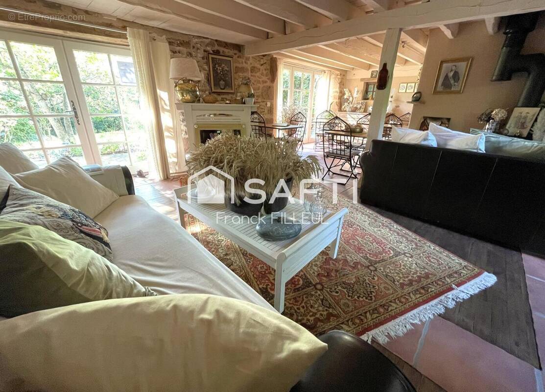 Photo 1 - Maison à CHAMBOULIVE
