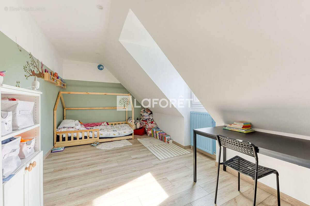 Maison Chevry Cossigny 6 pièce(s) 92m2 - photo 11