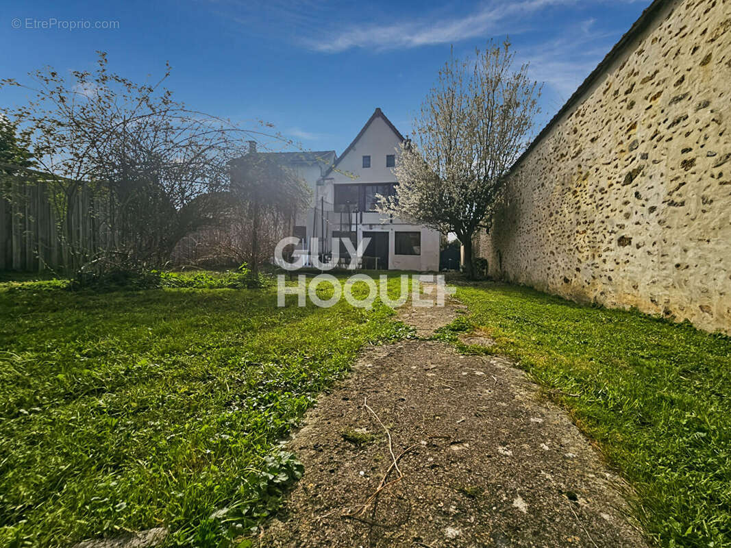 Maison à CHAUMES-EN-BRIE