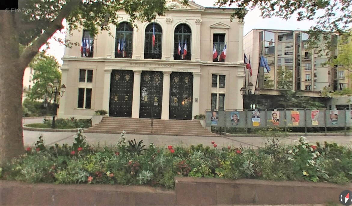 Appartement à COURBEVOIE