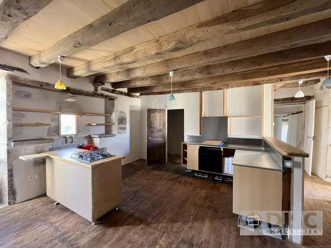 Exclusivité – Maison de village avec sous-sol complet - photo 4