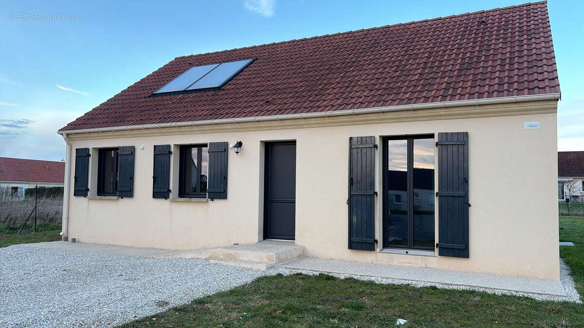 Maison à LA CHAPELLE-SUR-AVEYRON