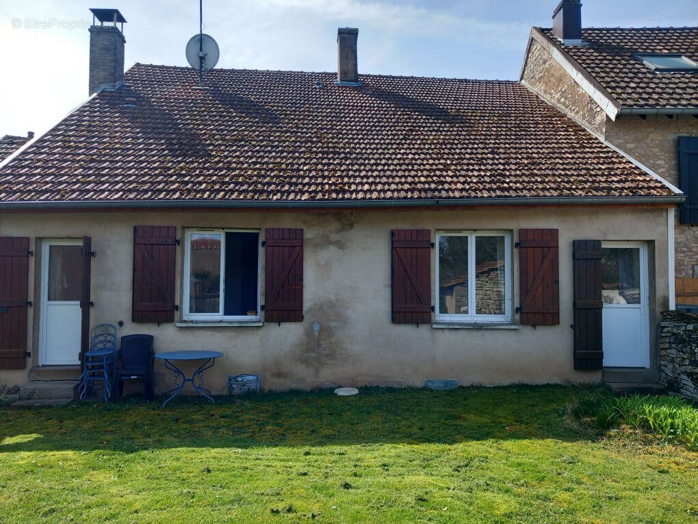 Maison à RIOZ