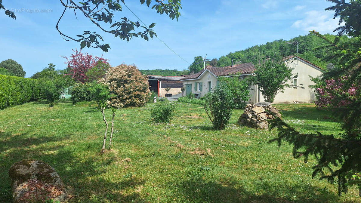20260429_151445 - Maison à SAINT-FRONT-LA-RIVIERE