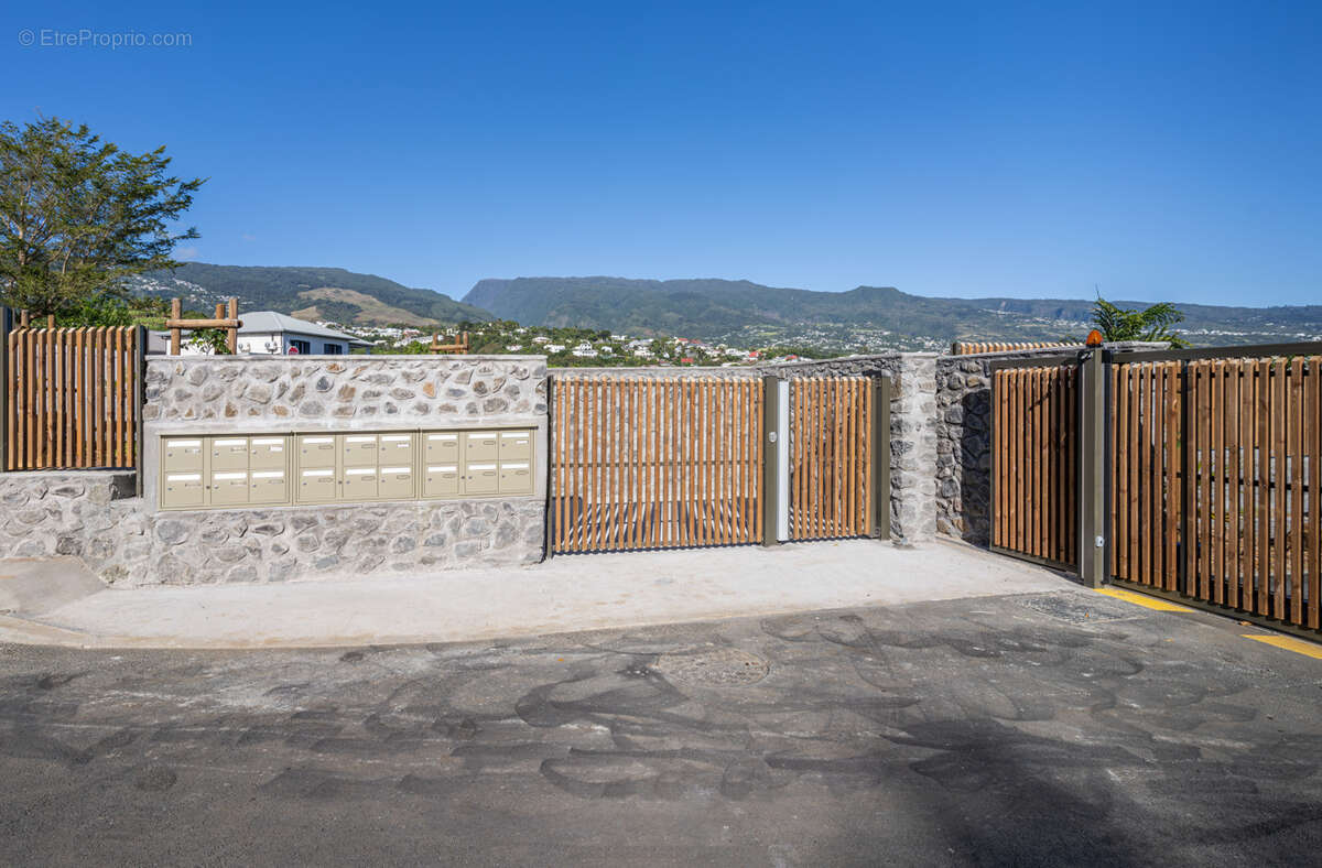 Terrain à SAINTE-MARIE