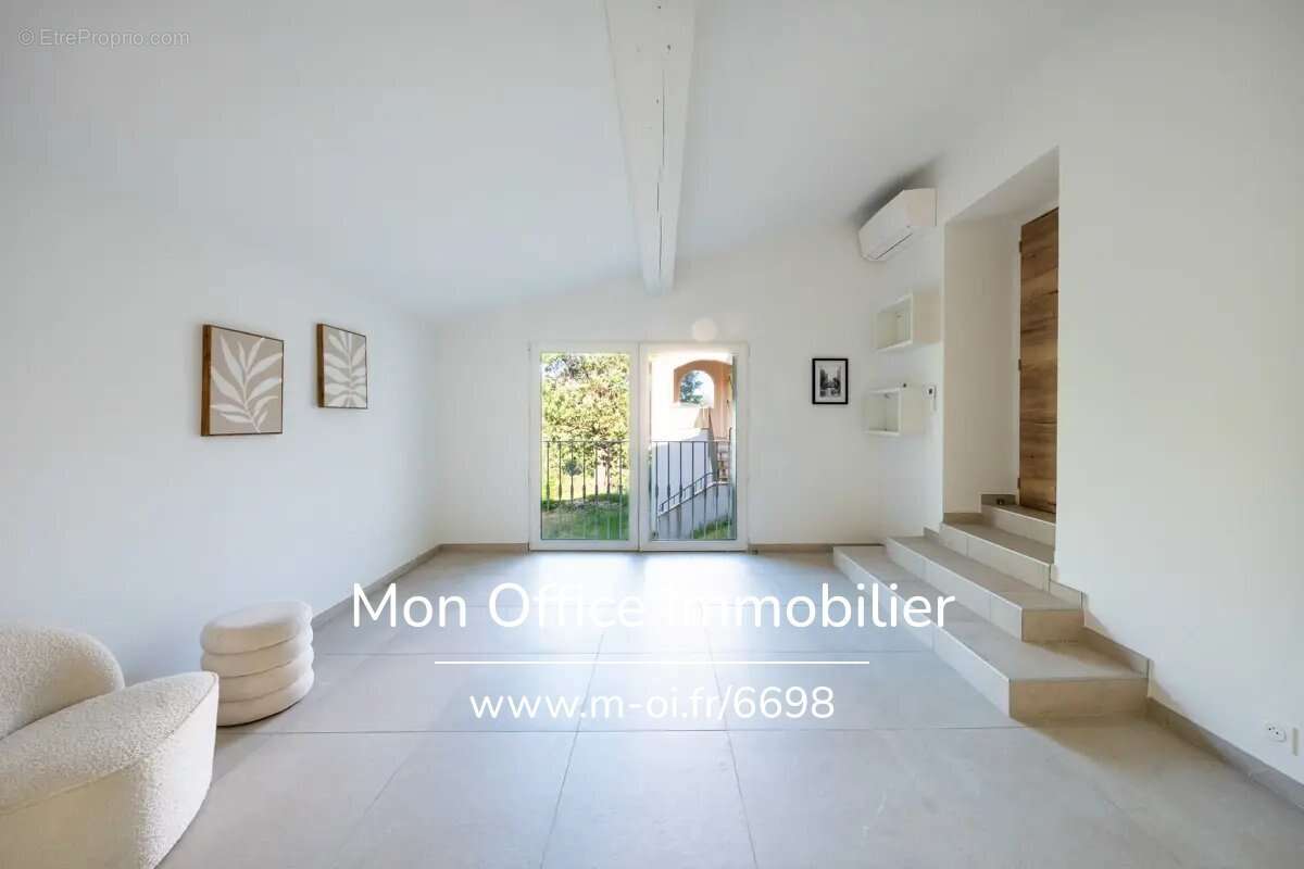 Maison à PLAN-DE-LA-TOUR