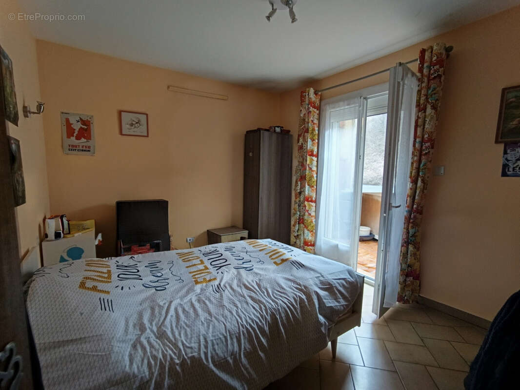 Maison de village 2 faces et surface de vente - photo 7